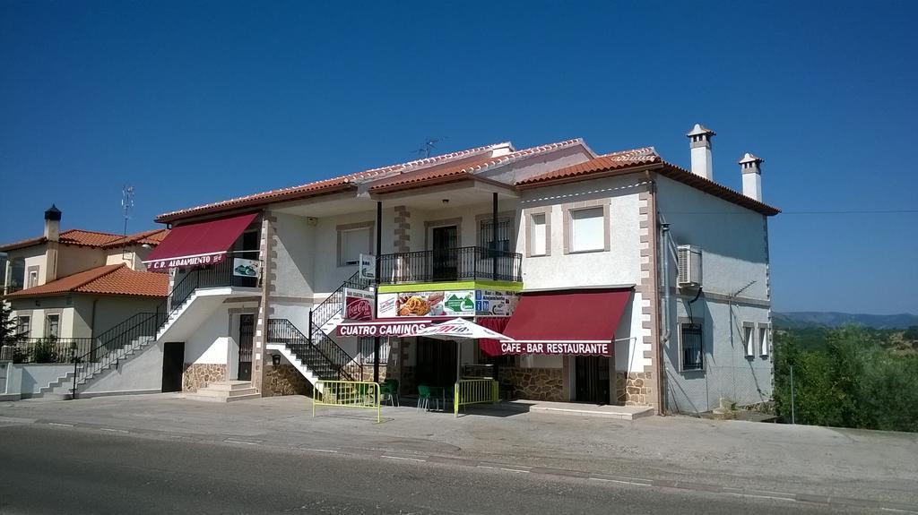 Alojamiento Cr Cuatro Caminos San Pablo de los Montes Екстериор снимка