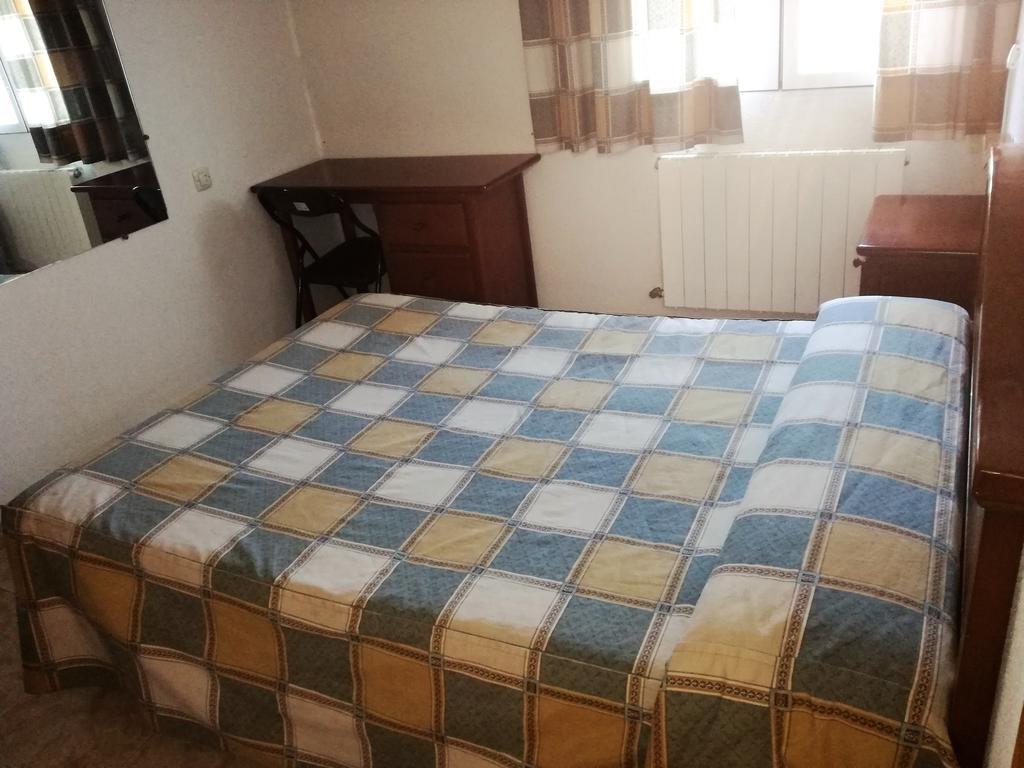 Alojamiento Cr Cuatro Caminos San Pablo de los Montes Екстериор снимка